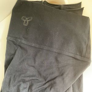 black TNA leggings